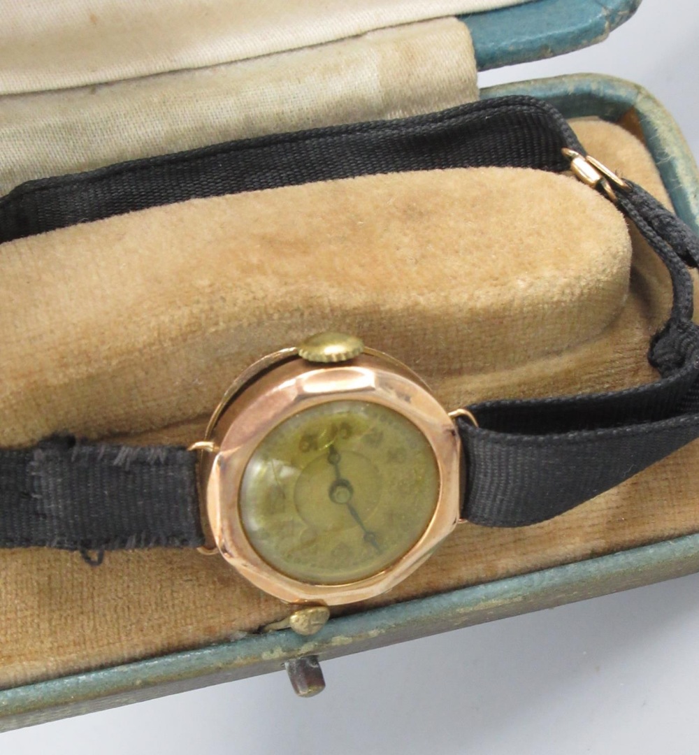 Leda - ladies gold wristwatch, signed textured silvered Arabic dial with applied indices with - Image 2 of 5