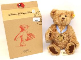 Steiff/Danbury Mint teddy bear: blonde mohair teddy bear with 2002 medallion on blue ribbon, 660344,