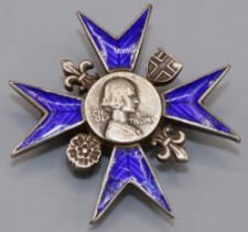 Badge of the Florence Nightingale School of Nursing, silver and blue enamel, awarded 1954, D4cm