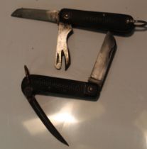 British Army Jack Knife (Venture) dated 1943, and another unnamed (2)