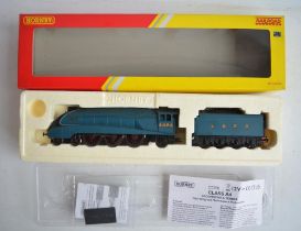 Hornby OO gauge DCC Ready R2779 LNER Class A4 4484 Falcon electric train model in excellent (but