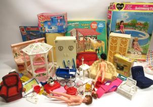 Large collection of mostly Sindy related items including a Sindy swimming pool, gazebo, Sindy