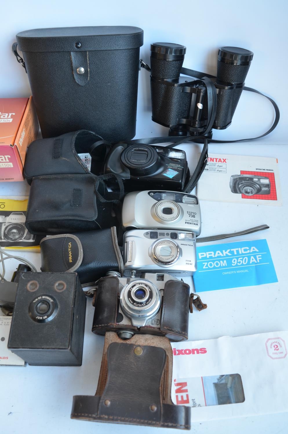 Collection of 35mm film camera equipment and accessories to include an EXA 500 SLR with Carl Zeiss - Image 4 of 8