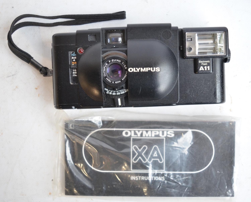 Collection of 35mm film cameras and accessories to include an Olympus OM10 SLR with Olympus 28mm, - Image 8 of 8