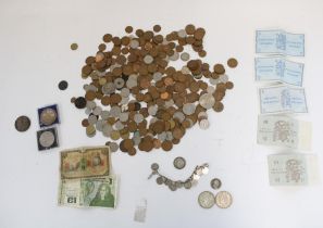 Selection of GB and world coinage and mixed banknotes incl. two 1921 US Morgan dollars, William