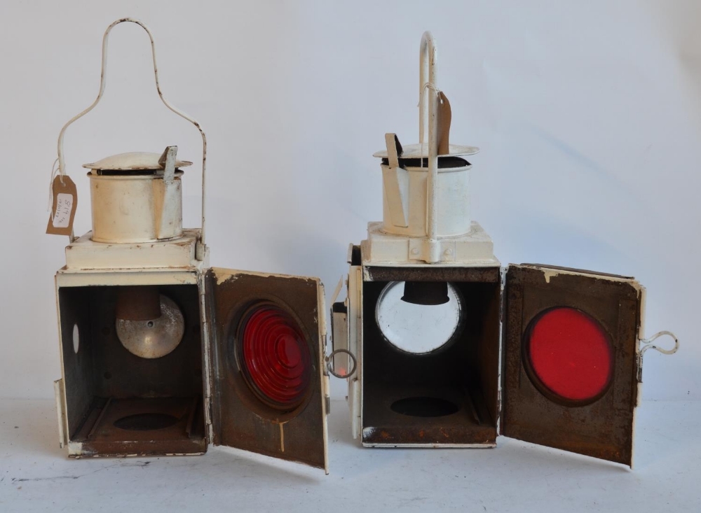 Two Large white painted railway lamps (no internal burners) to include a BR(M) stamped tail lamp - Image 9 of 9