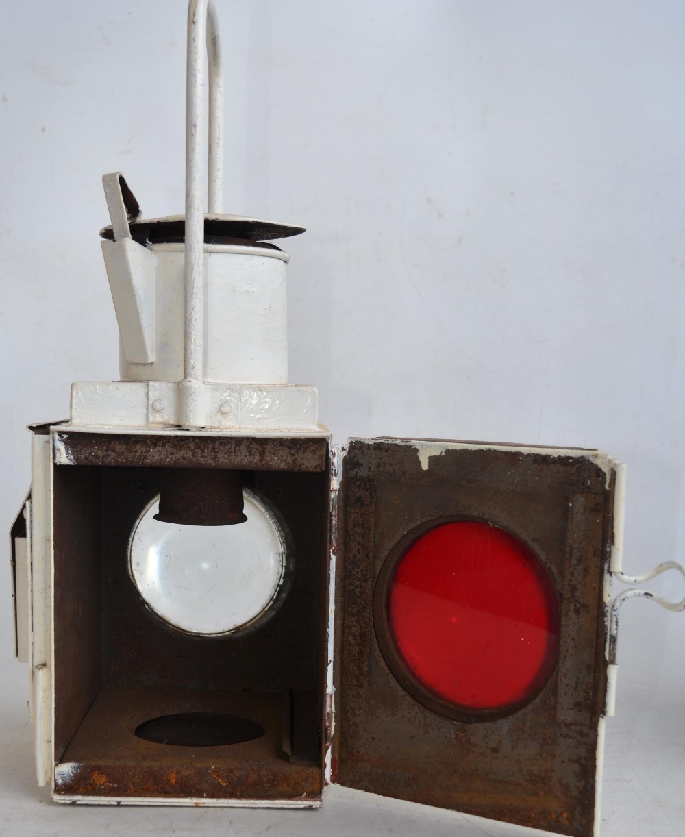 Two Large white painted railway lamps (no internal burners) to include a BR(M) stamped tail lamp - Image 4 of 9