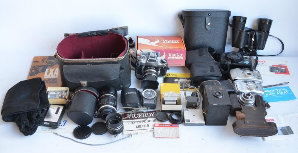 Collection of 35mm film camera equipment and accessories to include an EXA 500 SLR with Carl Zeiss