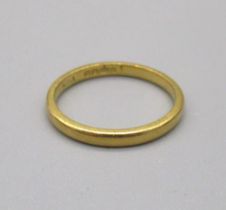 22ct yellow gold wedding band, stamped 22, size J, 2.3g