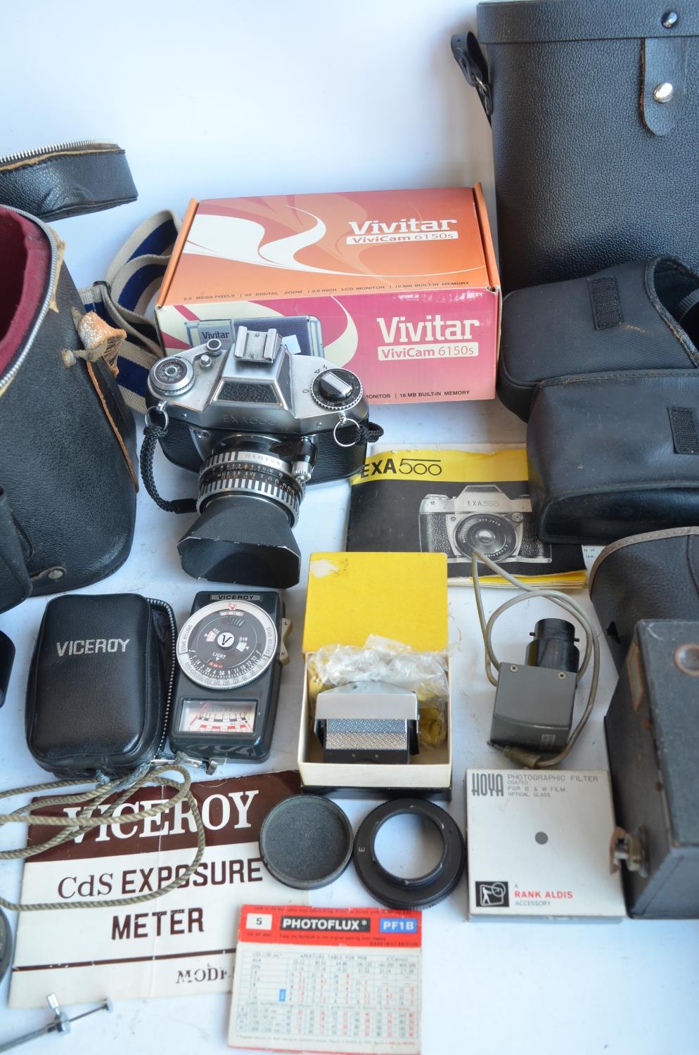 Collection of 35mm film camera equipment and accessories to include an EXA 500 SLR with Carl Zeiss - Image 3 of 8