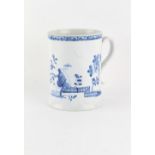 Property of a lady - a collection of early English porcelain - a large Worcester blue & white '