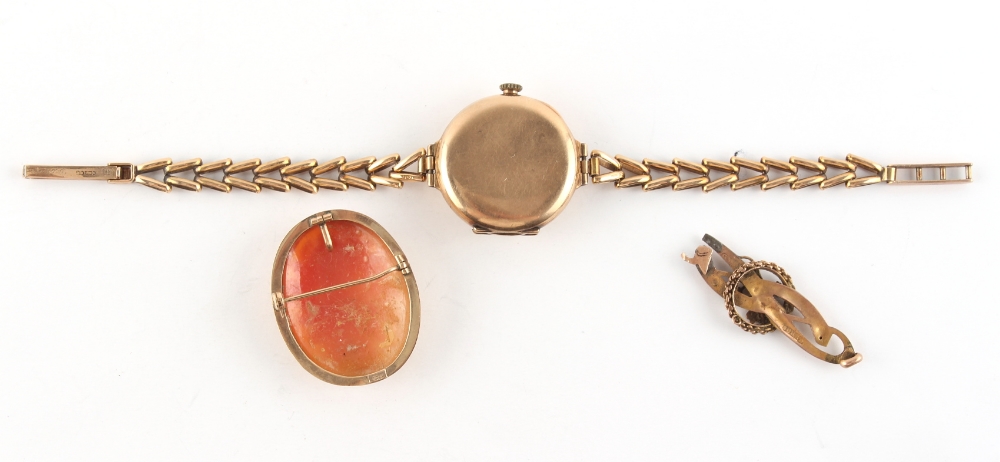 Property of a deceased estate - an early 20th century lady's 9ct gold cased wristwatch, Birmingham - Image 2 of 2