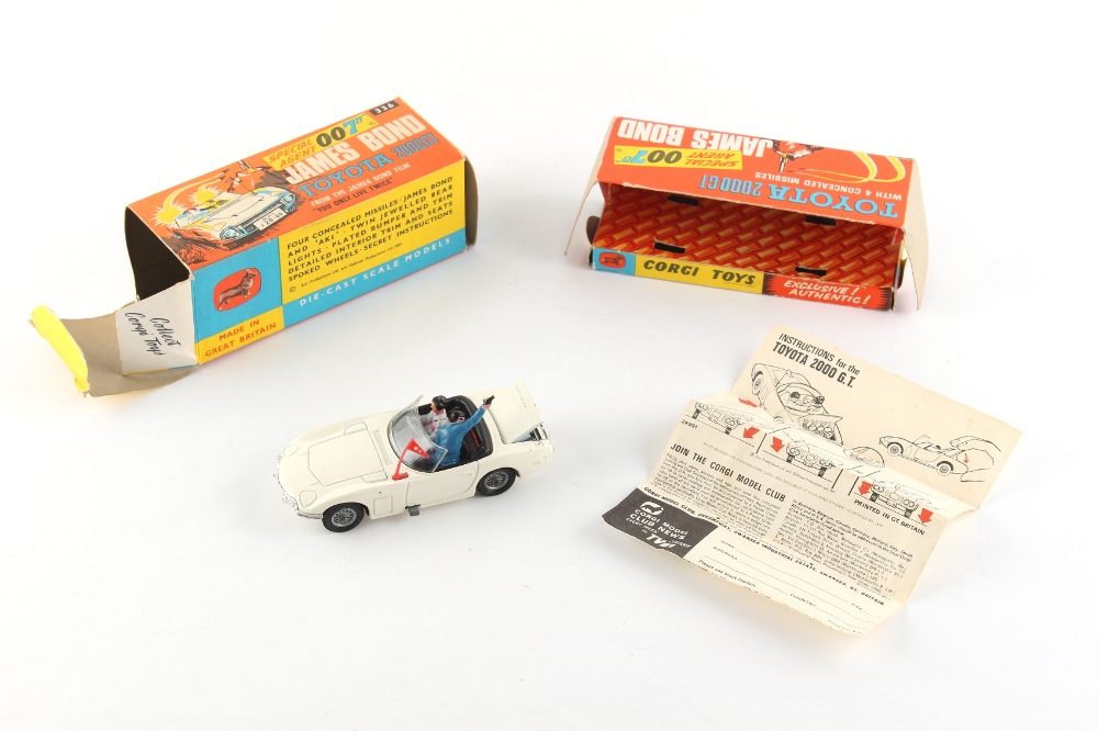 Property of a deceased estate - six Corgi Toys, each in original box, comprising Batmobile (model - Image 5 of 8