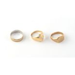 Property of a deceased estate - an 18ct white & yellow gold wedding band, size T, approximately 3.