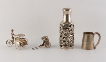 Property of a lady - four Chinese silver items including a late 19th / early 20th century silver