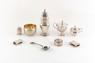 Property of a lady - a quantity of assorted small silver items including a Continental textured