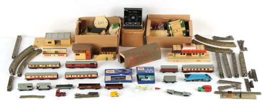 Property of a deceased estate - a Hornby Dublo model railway set, including Silver King