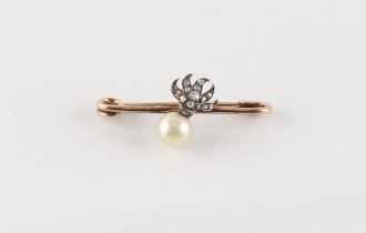 Property of a lady of title - an unmarked gold (tested) certificated natural saltwater pearl &