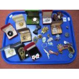 A Collection of Assorted Costume Brooches, including novelty spider, ceramic flower, a decorative