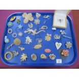 Assorted Costume Brooches, including salamander, snail, flowers etc :- One Tray