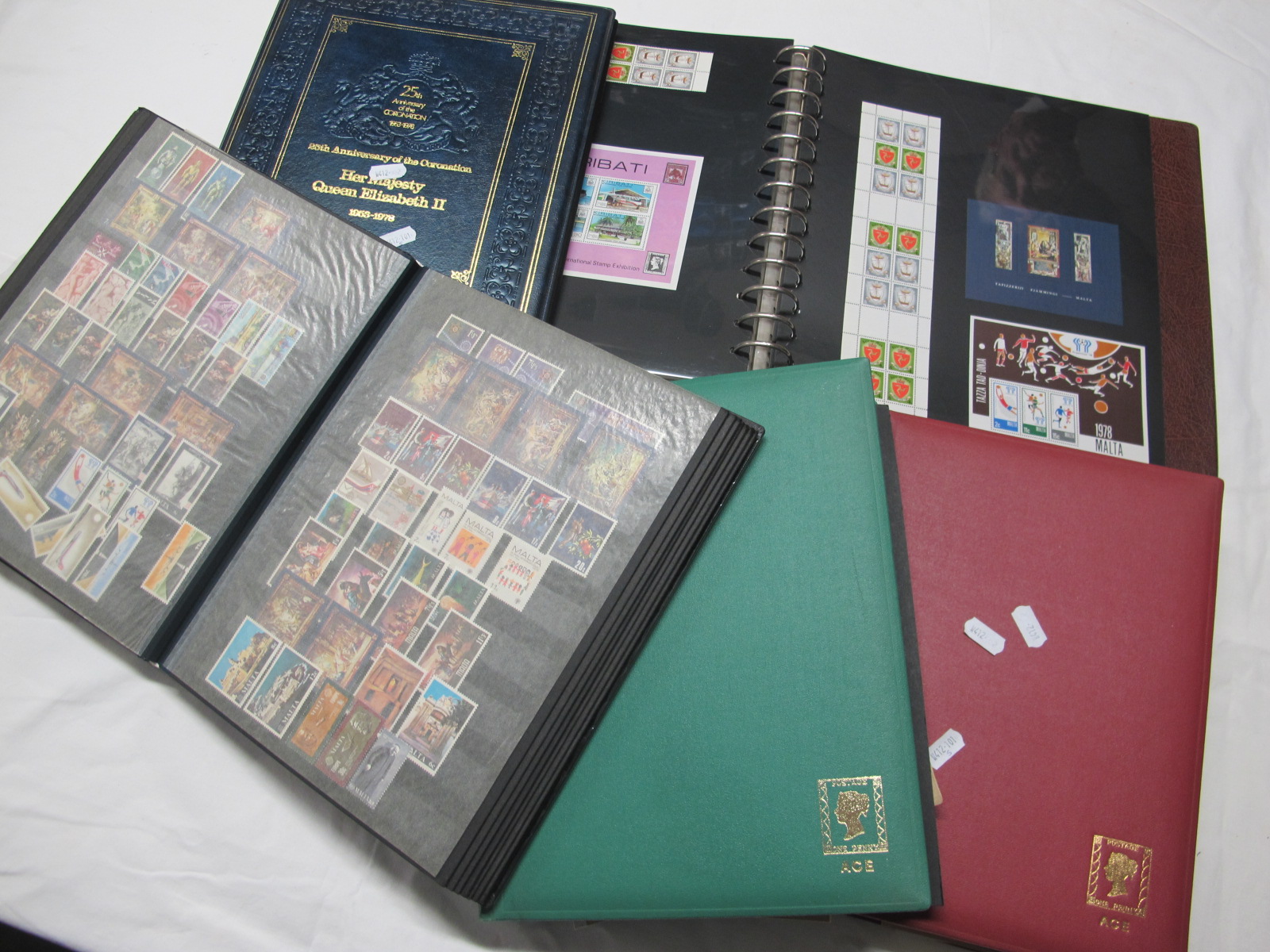 British Commonwealth Stamp Collection, housed in three stockbooks and two luxury hingeless albums.