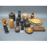 A Selection of Treen, to include: dish, boxes and screw covers, pepperette, vases, etc. (A Lot)