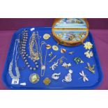 A Mixed Lot of Assorted Costume Jewellery, including assorted brooches including filigree leaf