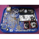A Mixed Lot of Assorted Costume Jewellery, including bracelets, necklaces, earrings, etc :- One Tray