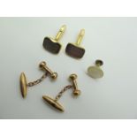 A Pair of 9ct Gold Gent's Hollow Cufflink's, with chain suspension (4 grams), together with a pair