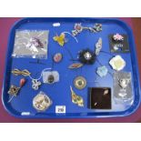 A Collection of Modern Brooches, including diamante floral sprays, cameo style, etc, together with