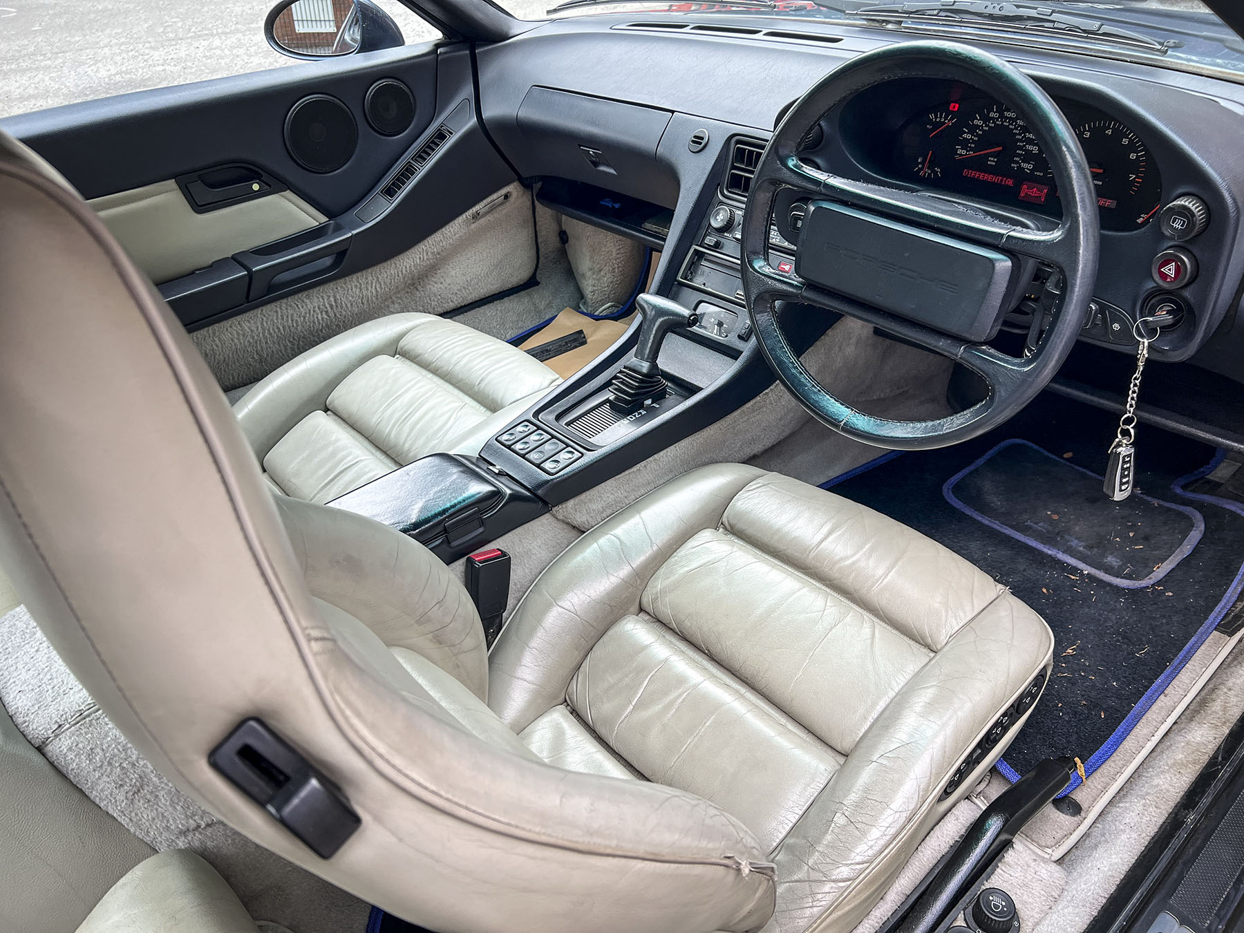 1990 [H754 POC] Porsche 928 S4 in Baltic Blue Metallic with Linen leather interior. 5 litre V8 - Image 5 of 10