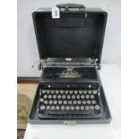 A Vintage 'Royal' Typewriter (cased).