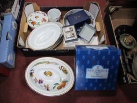 Worcester Evesham Oven to Table Ware, including casserole, serving bowls, fruit bowl:- One Box.