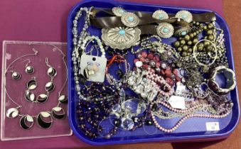 A Mixed Lot of Assorted Costume Jewellery, including Art Deco style oval panel bracelet, matching