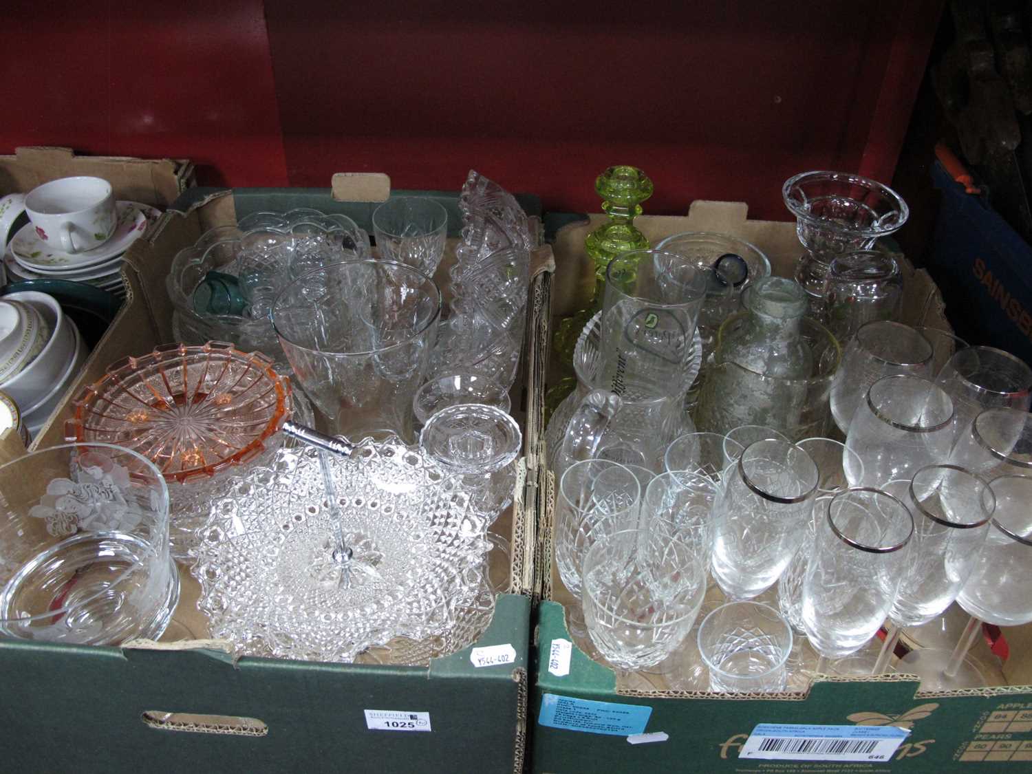 Glassware to include pair of vaseline cancelsticks, various bowls some cut glass, jugs, wine and