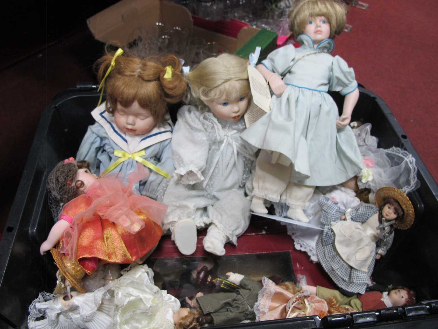 Pottery Headed Dolls, including Princeton Gallery stands noticed:- One Box [560726]