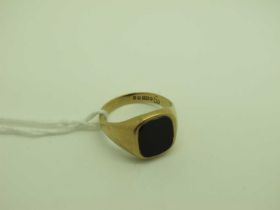 A 9ct Gold Signet Style Ring, with inset cushion shape panel (finger size R).