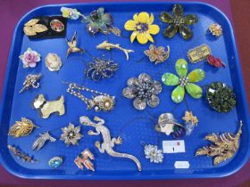 Assorted Costume Brooches, including salamander, large flowers, cameo style, etc :- One Tray