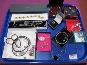 "925" and Other Modern Jewellery, including rings, bracelets, bangle, earrings etc :- One Tray