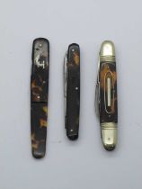 A.C Superior Cutlery, turtle shell scales inlaid with brass rope work and cartouche, n/s bolsters,