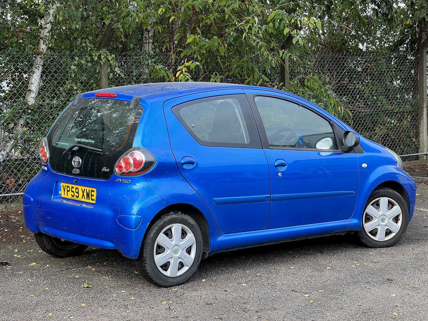 2009 [YP59 XWE] Toyota Aygo 1.0 VVT-i (petrol) 5-door hatchback in blue with 26,970 miles. MOT - Image 2 of 12