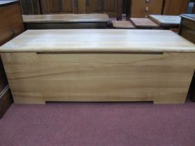 Ash Rectangular Blanket Box, with a hinged lid, (possibly made by Treske Thirsk) 118cm wide.