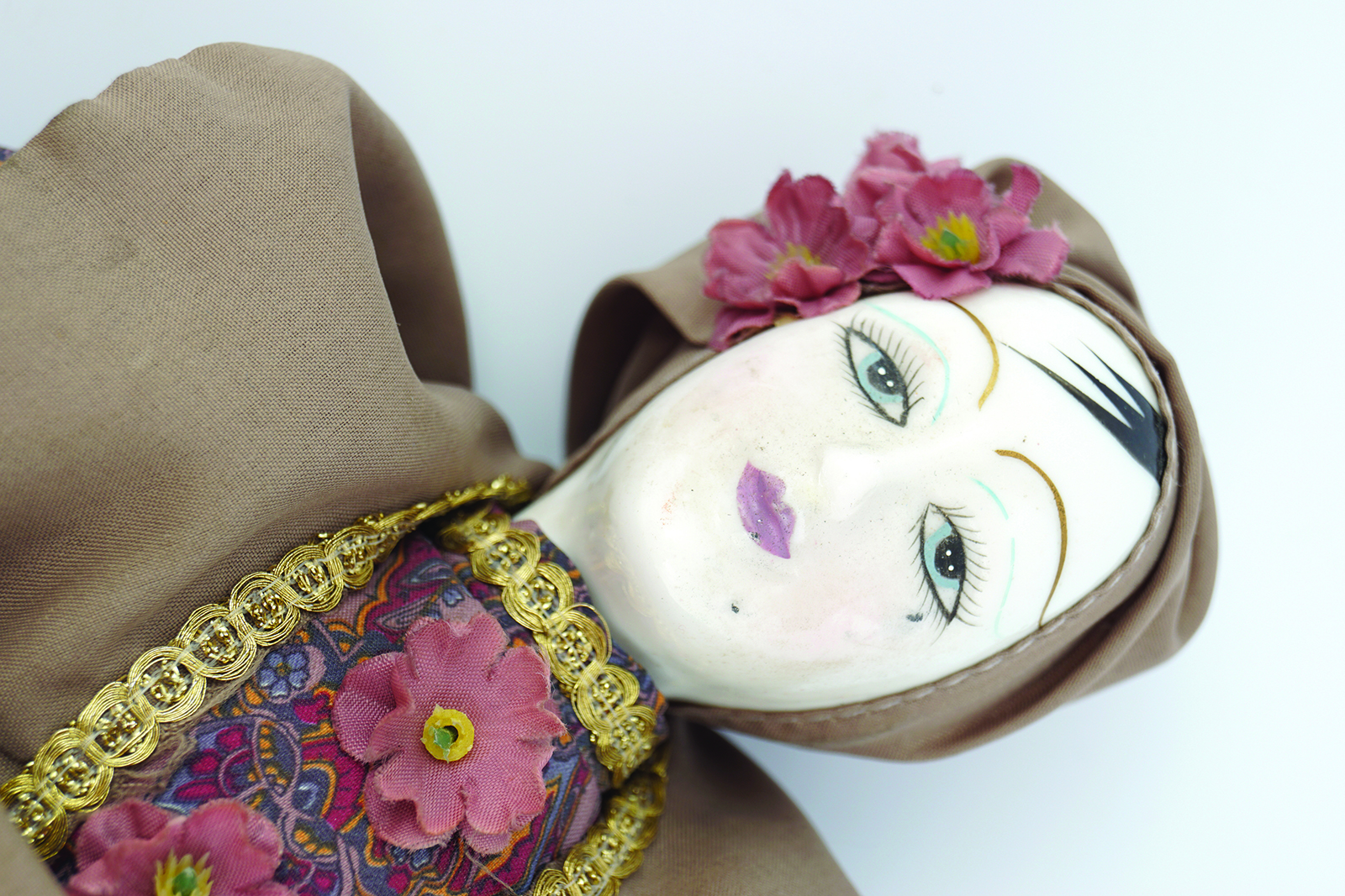 VINTAGE PORCELAIN DOLL - Image 2 of 2