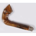 19TH-CENTURY CARVED WALNUT WALKING STICK HANDLE