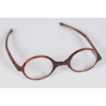 EARLY 20TH-CENTURY HORN-RIMMED FOLDING SPECTACLES
