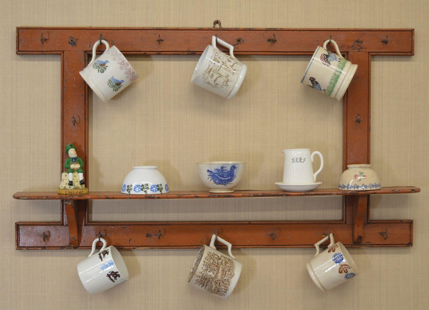 19TH-CENTURY WALL MOUNTED PINE MUG RACK