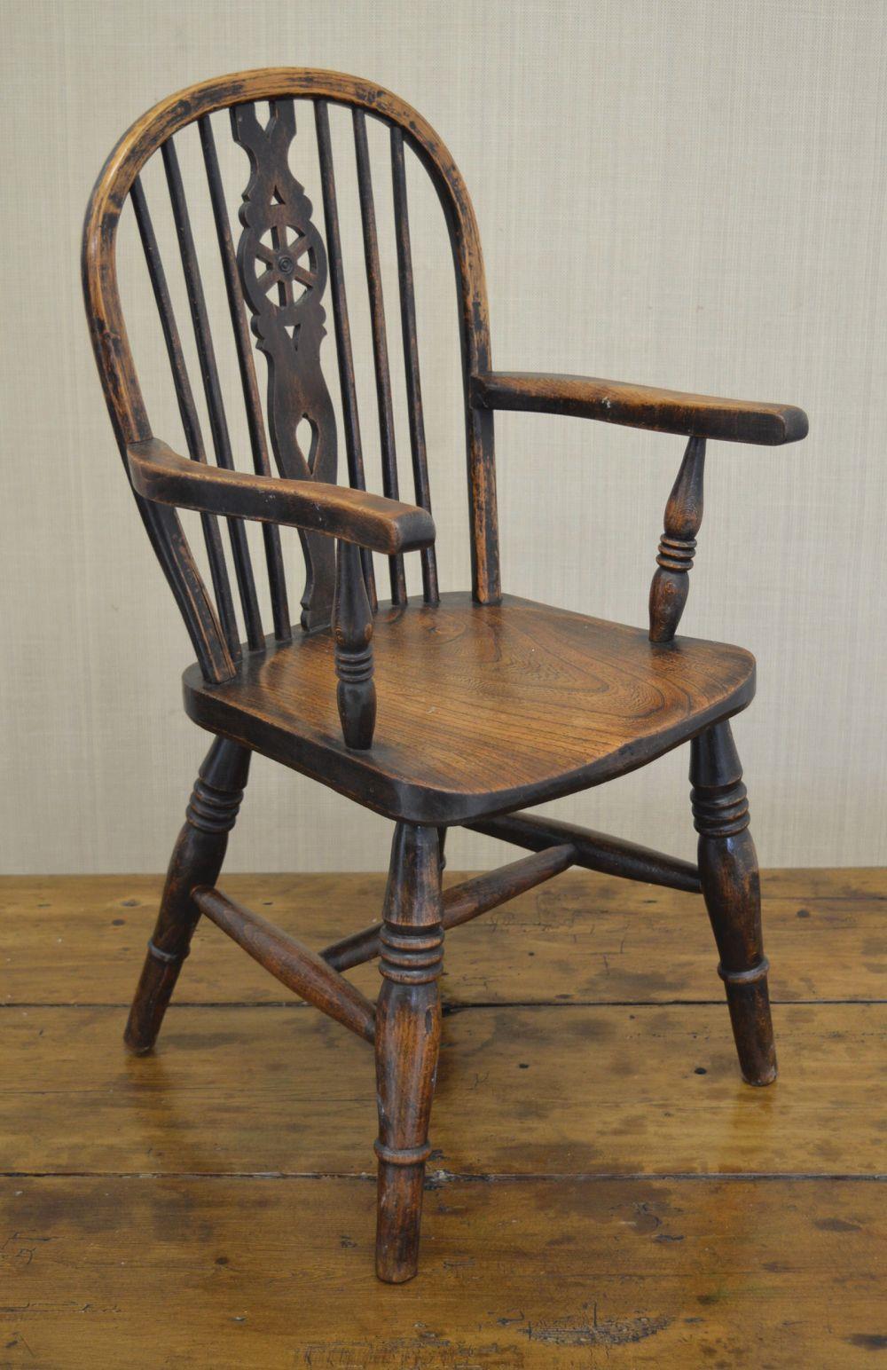 19TH-CENTURY CHILD'S WINDSOR CHAIR