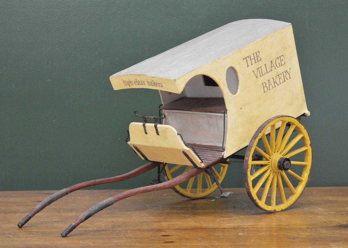 SCALE MODEL OF A HORSE-DRAWN CART