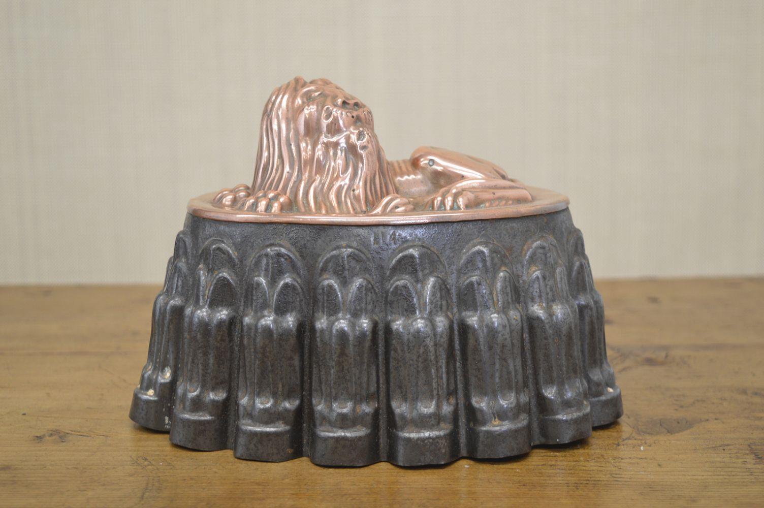 19TH-CENTURY COPPER AND STEEL JELLY MOULD