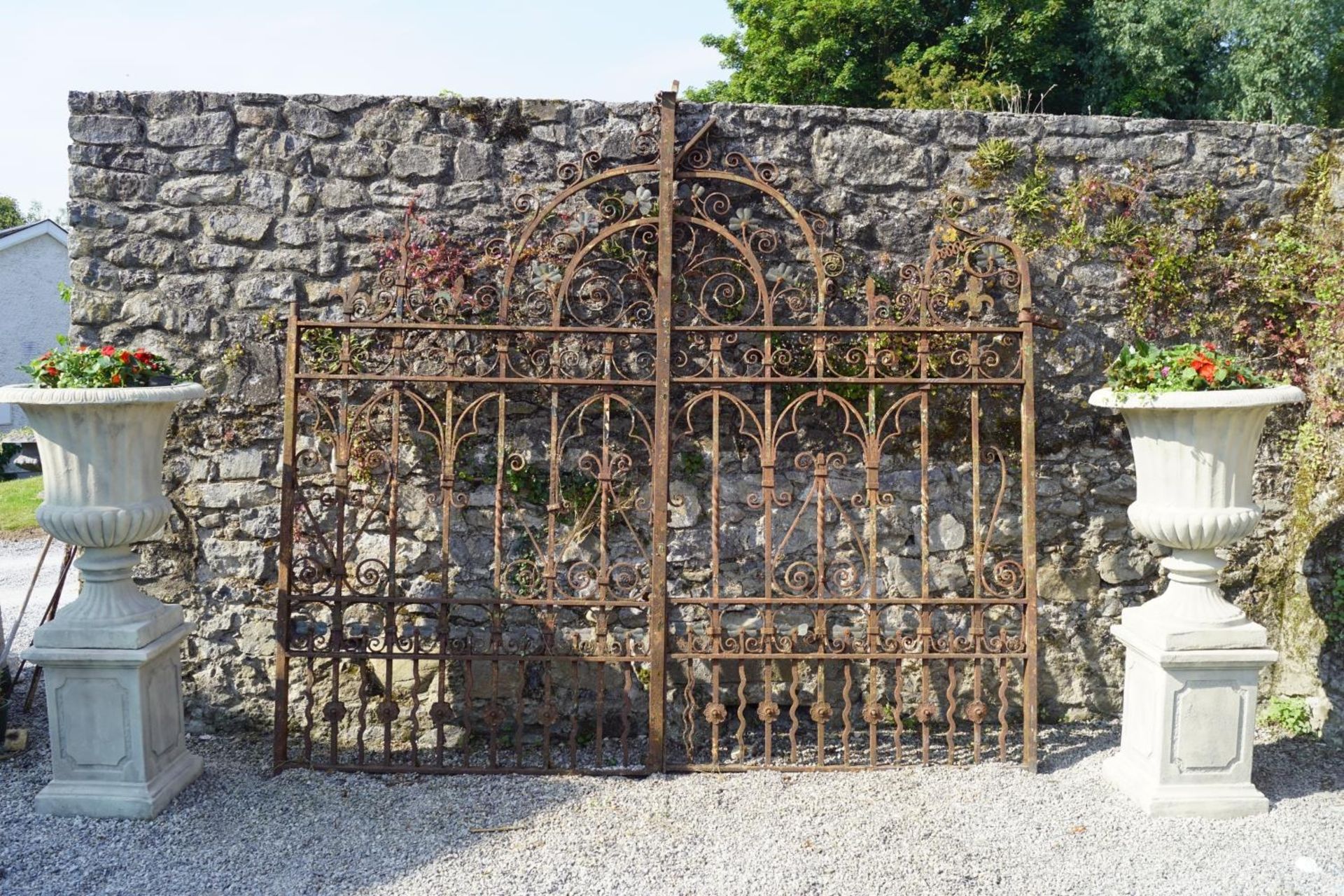 PAIR OF LARGE ITALIANATE STONE ESTATE URNS - Image 2 of 2